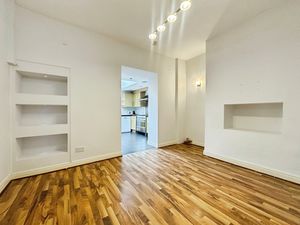 Dining room- click for photo gallery